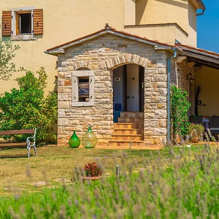 Istria Moderna In Muntic * Póla