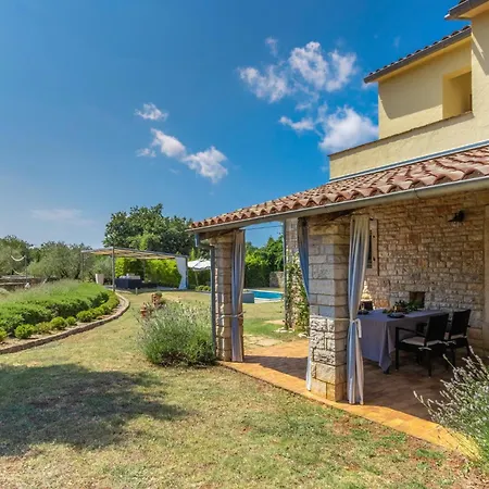 Istria Moderna In Muntic * Póla